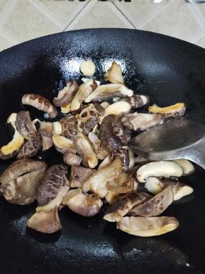 比肉还好吃的素菜-花菇的做法