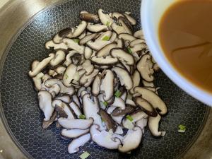 香菇这样炒比肉都好吃?素炒香菇