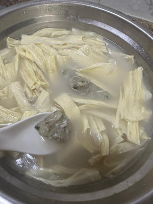 鱼滑浸竹荪腐竹