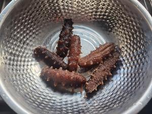海参鸽蛋竹荪汤
