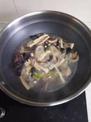 鲜美的竹荪汤