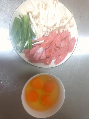 海鲜菇火腿炒蛋