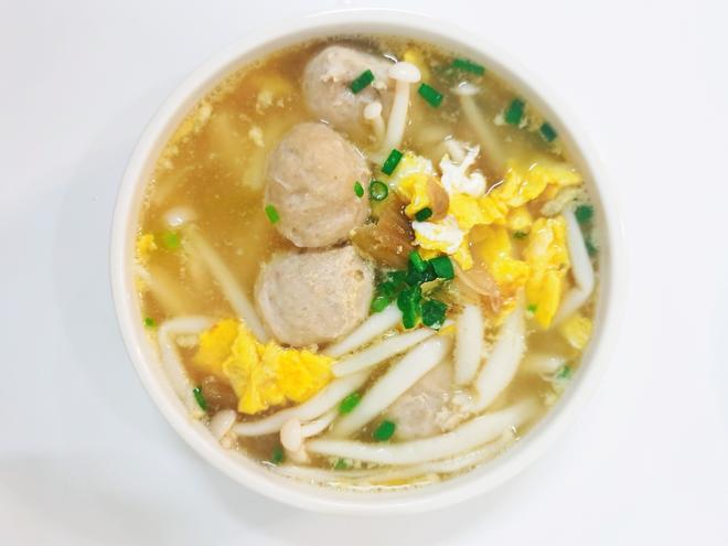 鲜掉眉毛的海鲜菇鸡蛋汤