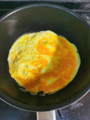 鲜掉眉毛的海鲜菇鸡蛋汤