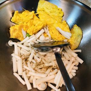 蟹味菇炒鸡蛋