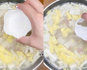 蟹味菇豆腐汤丨健康营养身体壮！！