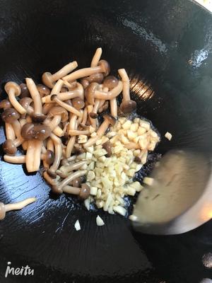 椒香蟹味菇  ?特别特别受欢迎?