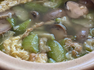 丝瓜草菇鸡蛋汤