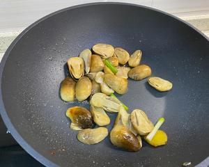 就是那个味！粤菜经典~蚝油草菇炒牛肉