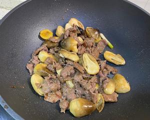 就是那个味！粤菜经典~蚝油草菇炒牛肉