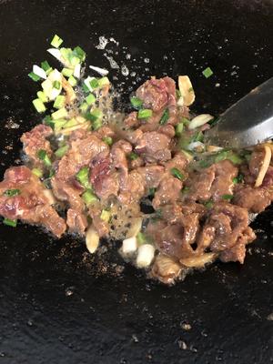 好吃得停不了的“草菇炒牛肉”