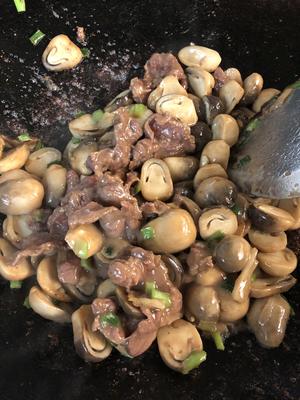 好吃得停不了的“草菇炒牛肉”