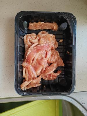 蒜香猪颈肉炒鸡腿菇