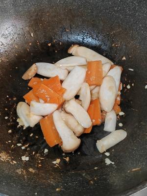 蒜香猪颈肉炒鸡腿菇