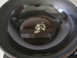 土豆香菇炖鸡腿/鸡块