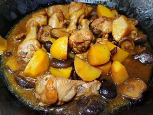 土豆香菇炖鸡腿/鸡块