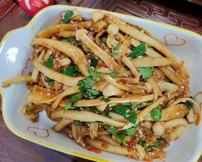 比肉好吃的鸡腿菇