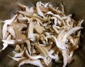 平菇炒鸡蛋