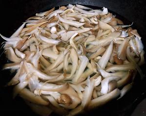 平菇炒鸡蛋