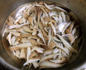 平菇炒鸡蛋