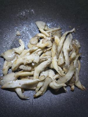 干煸平菇（有肉的味道）