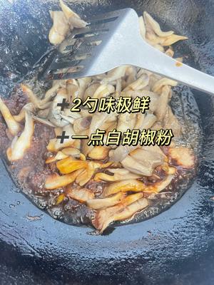 蘑菇炒鸡蛋 平菇这样炒，鲜美无比巨好吃