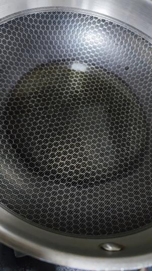 茶树菇炖肘子