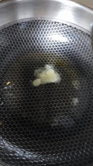 茶树菇炖肘子