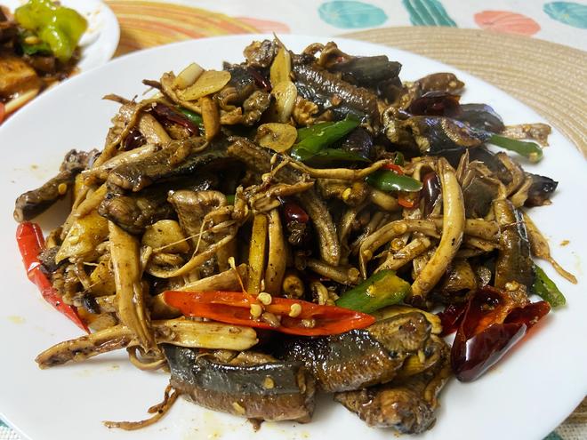 茶树菇烧鳝鱼（端午做好菜）