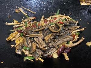 茶树菇烧鳝鱼（端午做好菜）