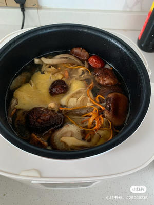 茶树菇虫草乌鸡汤