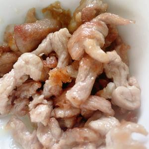 老人小孩都爱吃的新鲜茶树菇炒肉丝