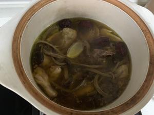茶树菇土鸡汤