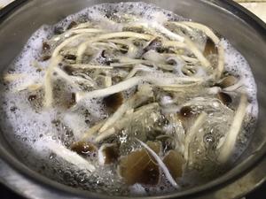 茶树菇炒腊肉