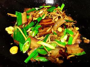茶树菇炒腊肉