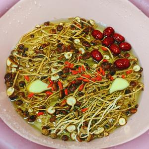 茶树菇排骨汤（营养靓汤）
