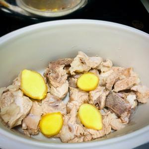 茶树菇排骨汤（营养靓汤）