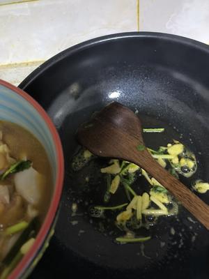 无水鸡腿蘑菇蔬菜杂锅（不加一滴水的减脂餐）