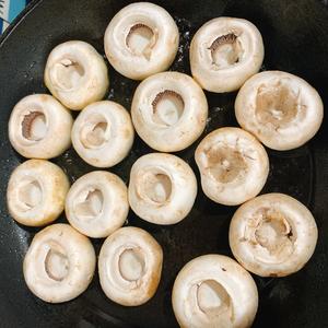 一口难忘的鲜香蘑菇?