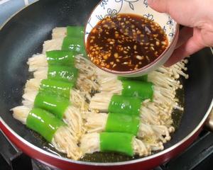 青椒卷金针菇，无敌下饭