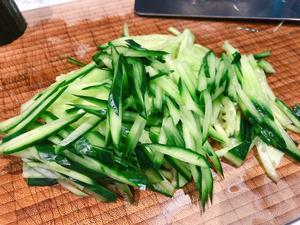 爽口金针菇拌黄瓜?