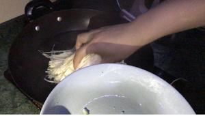 根本停不下来的凉拌金针菇