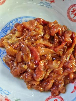 胡萝卜?木耳炒肉