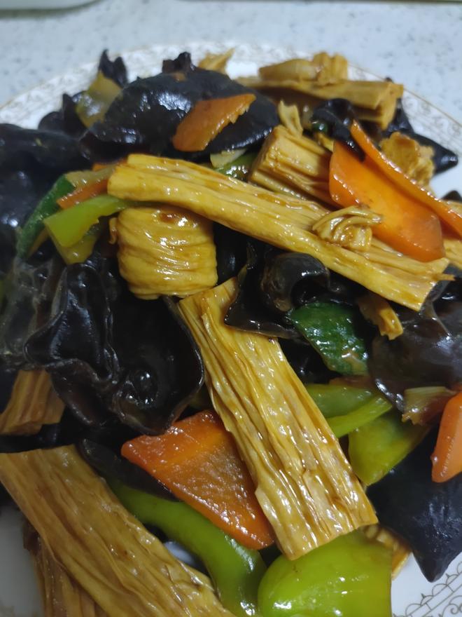 家常小炒木耳炒腐竹