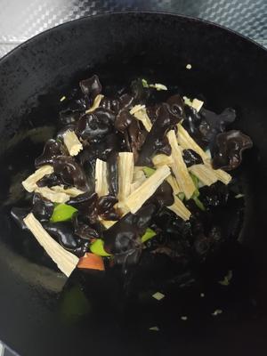 家常小炒木耳炒腐竹