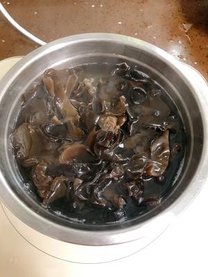 洋葱拌木耳