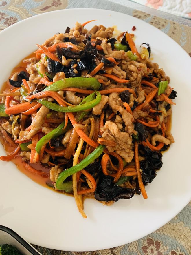 秘制鱼香肉丝（家常哟）
