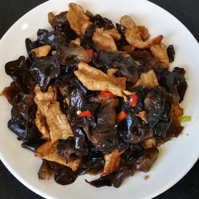 最喜爱的东北菜！木耳炒肉片