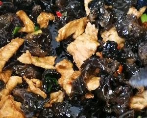 最喜爱的东北菜！木耳炒肉片