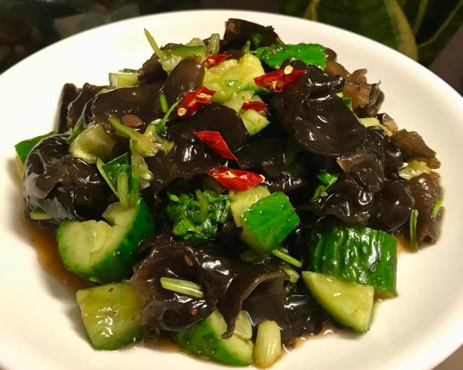 凉拌黄瓜黑木耳
